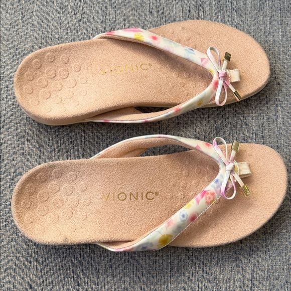 VIONIC Multicolored Flowers Thong Flip Flop Orthaheel Technology Sandals Size: 7 - Picture 12 of 12